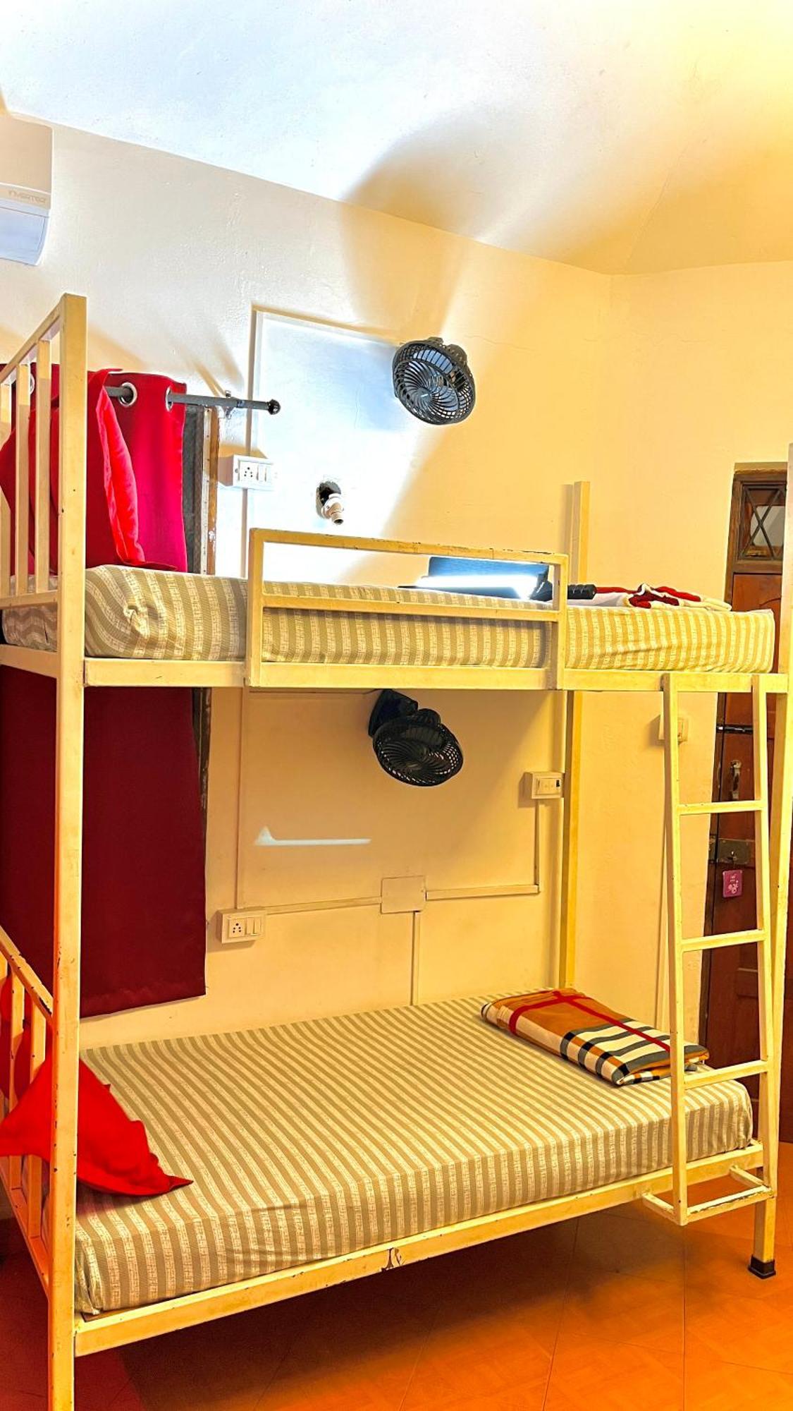 Mitra Hostel Vagator Exteriér fotografie